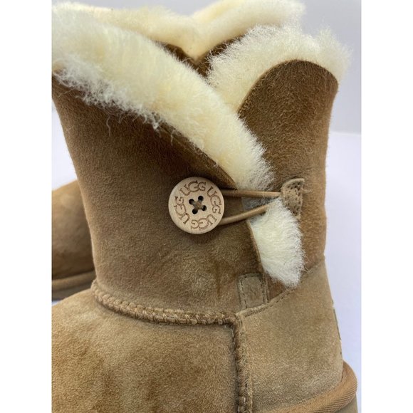 UGG Australia Bailey Button Boots Chestnut Girls Size 2 - Picture 2 of 8